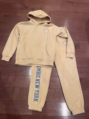 Abercrombie & Fitch Pale Yellow Hoodie & Joggers Set